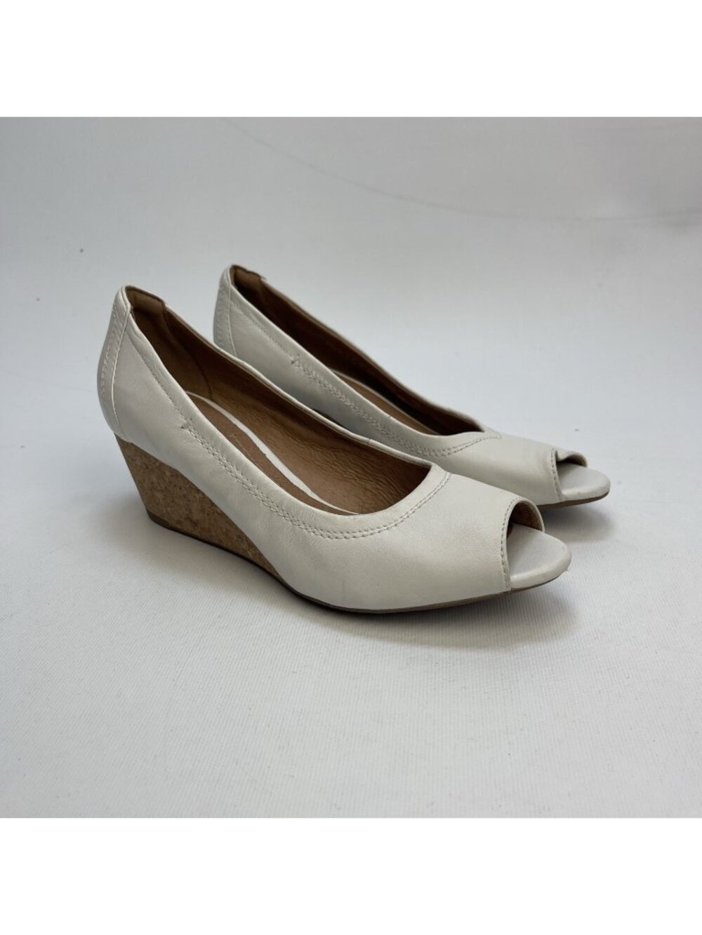 Clark's Artisan Peep Toe Comfort Wedge Size 6.5 US Shoe Boho Summer Preppy White